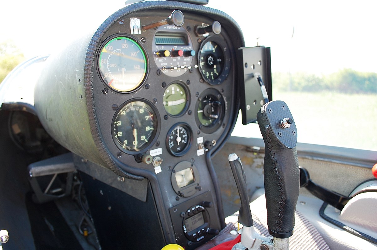 Astir CS 77 D-2901 Cockpit